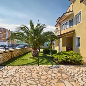 https://apartments-gilly-2.in-istria.net