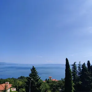 https://apartmani-matija-opatija.in-istria.net